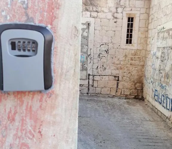 Mihaela Centre * Split