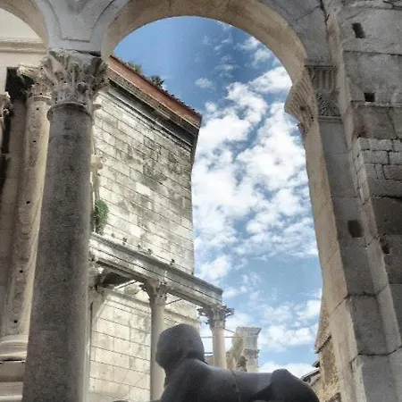 Mihaela Centre דירה