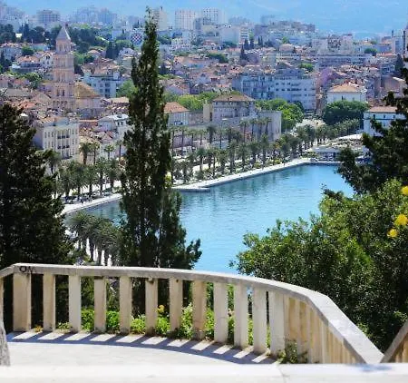 Mihaela Centre דירה