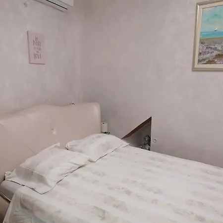 Mihaela Centre דירה