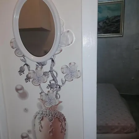 Mihaela Centre Apartment *